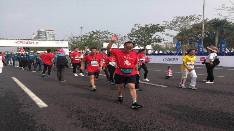 “活力领跑 激情马拉松“
